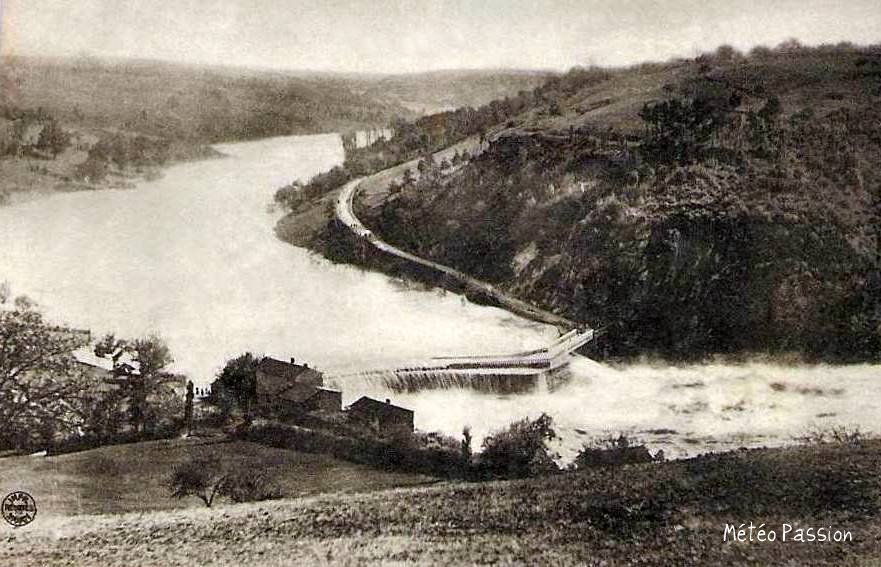 digue de Pinay débordée par la crue de la Loire le 17 octobre 1907