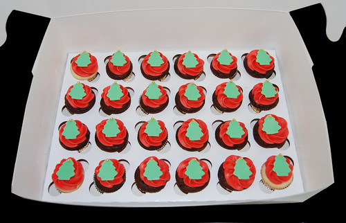 Red and Green Holiday Christmas Tree Mini Cupcakes