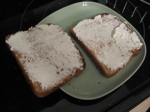 Toast with cream cheese