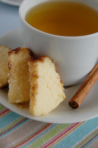 Cinnamon tea cakes / Bolinhos com cobertura de canela