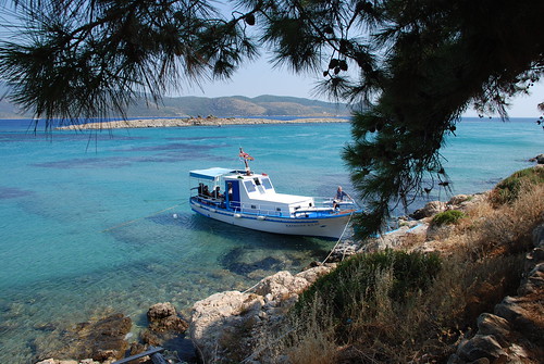 Båten som går till Psili Amos från Pythagorion