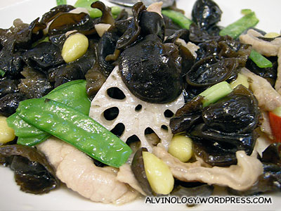 Black fungus with meat and veggies