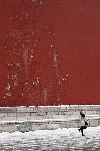 Red Wall (by niklausberger)