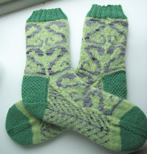 Serpentine Valentine socks