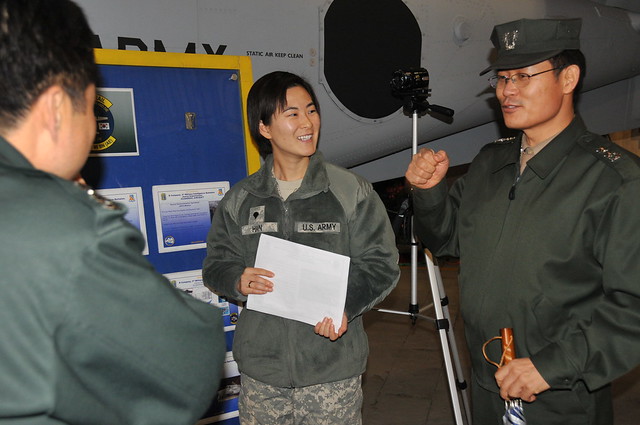 Red Dragons host ROK intelligence professionals during capability exercise by USAG-Humphreys
