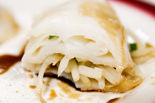 rice noodle rolls filled with mung bean sprouts