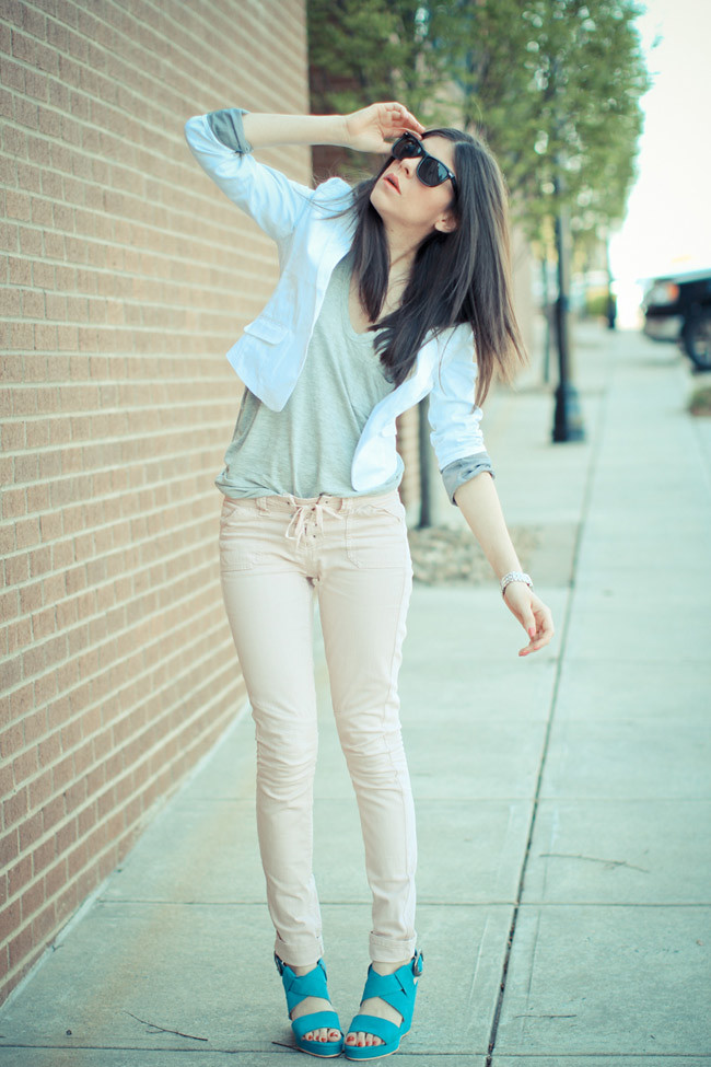Alexander Wang Fashion, Asos Pink Lace-Up Isabel Marant Jeans, Blue shoes, White blazer