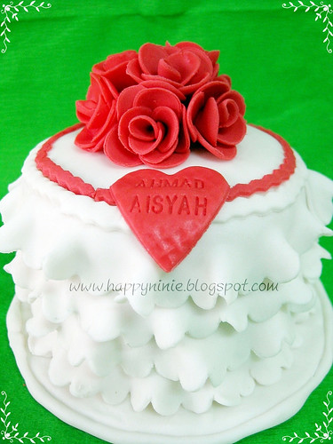 red roses mini cake
