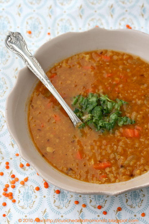 Zuppa indiana di lenticchie rosse