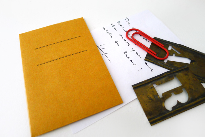 KRAFT envelopes (small with string / orange)
