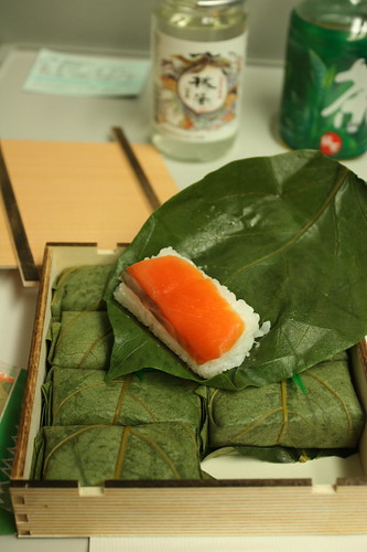kaki leaf sushi