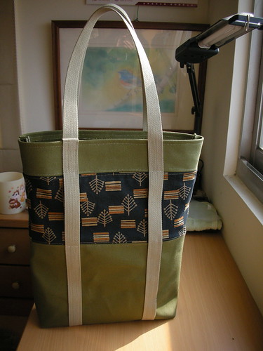用台南敗的帆布做的包包喲！