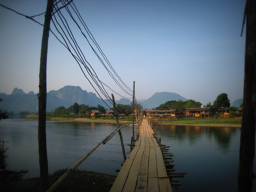 Pont de bambou sur la Nam song