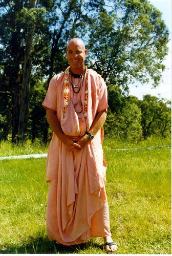 H H Indadyumna Swami  por ISKCON desire tree.