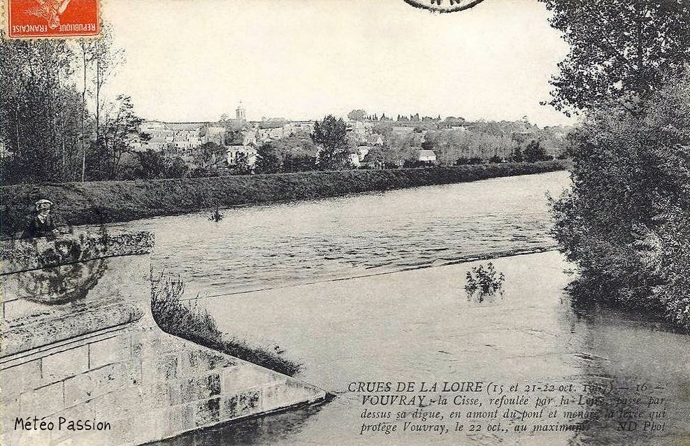 Cisse refoulée par la crue de la Loire à Vouvray le 22 octobre 1907