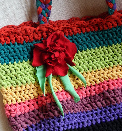 Crochet handbag made from T-shirt yarn - detail