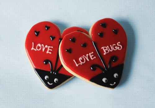 Hand Decorated Valentines Day Ladybug Love Bug Cookies por Bee'sKneesCreative