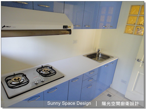廚具工廠-淡水興福寮杜先生一字型廚具：美耐板檯面+木心板桶身+美耐板門板
