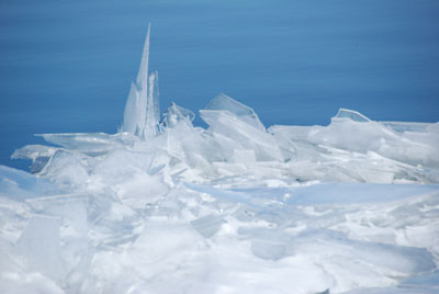 the lakes ice sculpture 1