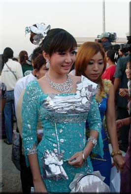 Myanmar Academy Awards For 2008 Myanmar Model and Singer Nan Su' Yati Soe