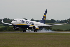 EI-EBX - 35007 - Ryanair - Boeing 737-8AS - Luton - 090617 - Steven Gray - IMG_4398