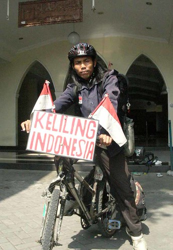 EGI SURYANA BERKELILING INDONESIA