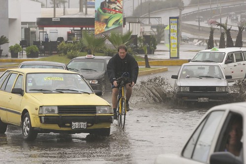 Flooded streets of Lima (Andina)