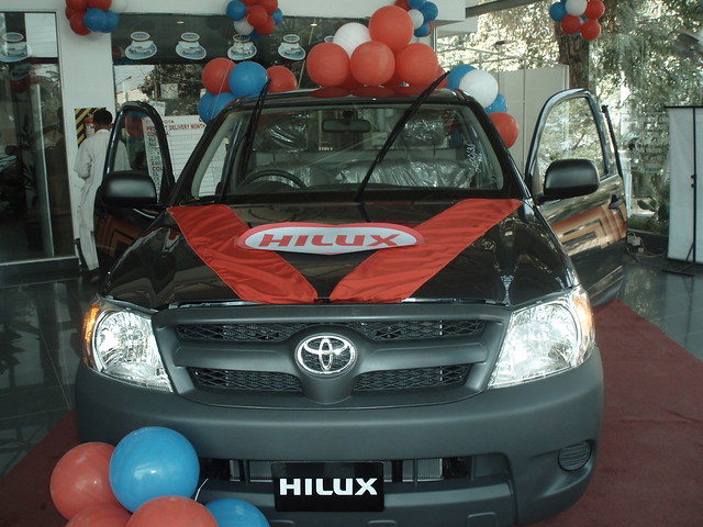 display toyota hilux of