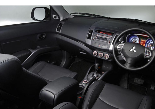Mitsubishi Outlander Steering Wheel Interior Photo