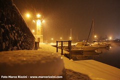 Porto di Desenzano del Garda con neve