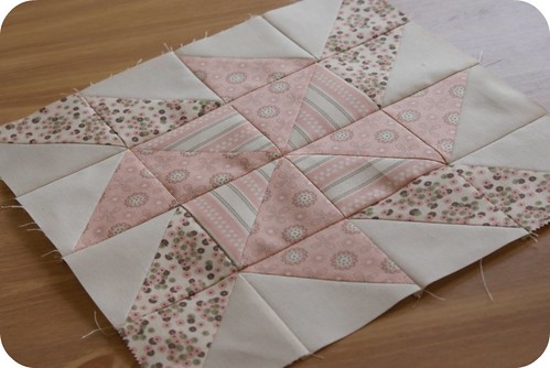 pinwheel sampler quilt along: block five.