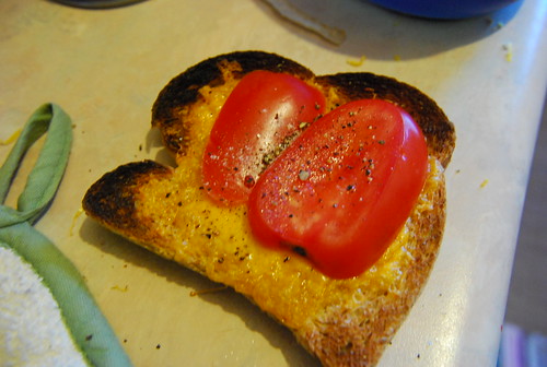 Cheese toast with tomato