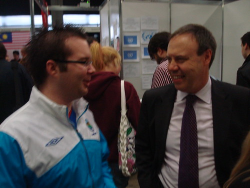 Nigel Dodds MP talks with DUA Member