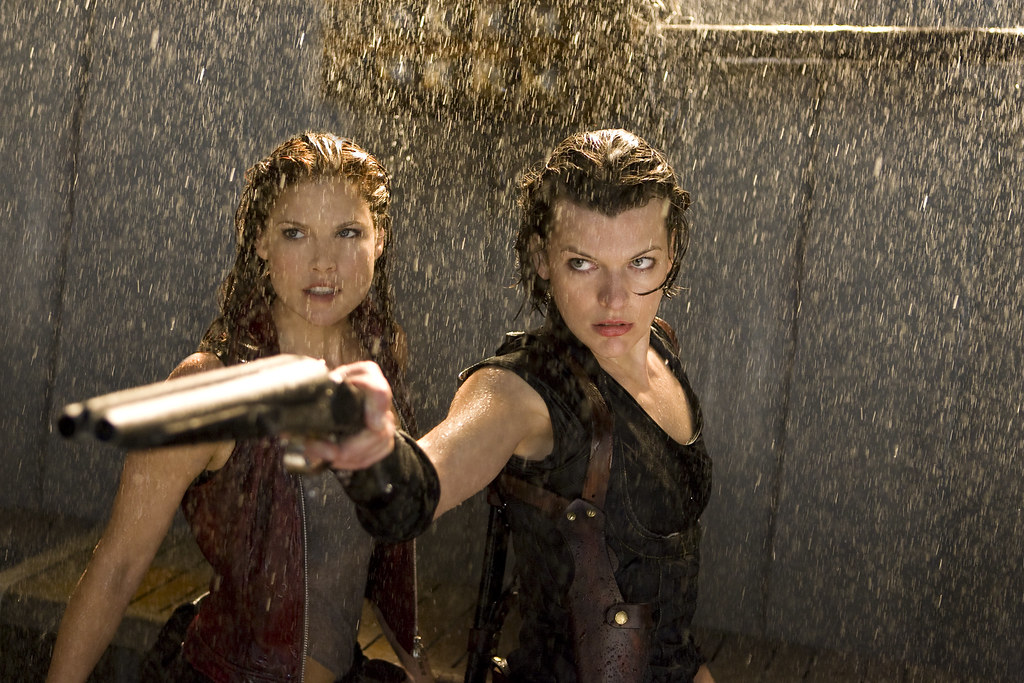 Resident Evil Afterlife Ali Larter and Milla Jovovich