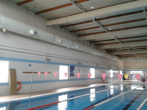 Conductos climatización de la piscina municipal de Navia 
