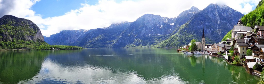 : Hallstatt Lake Panorama