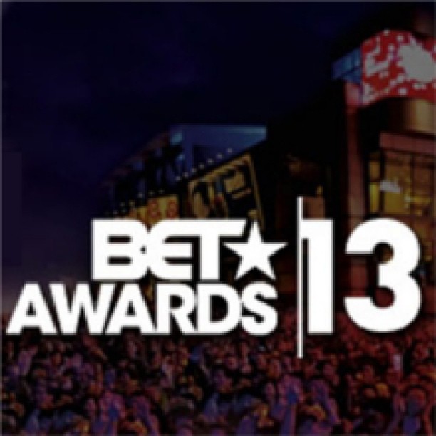 .. BET Awards 2013 in 2 hrs cant wait watchin red carpet right now and Frank Montana looking a hot mess but Bow Wow and Mondless Behavior on the other hand looking sexy af ..