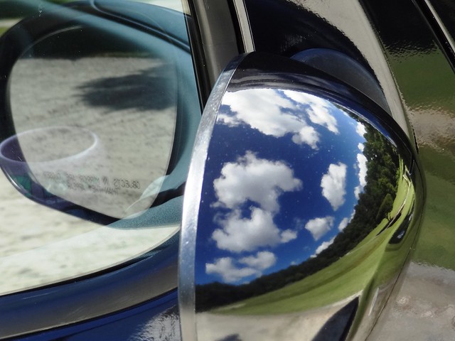 clouds mirror nissan cube