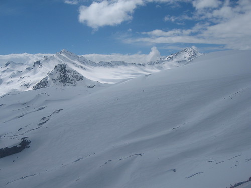 Lyzhniki na Elbruse ©  Grigory Gusev