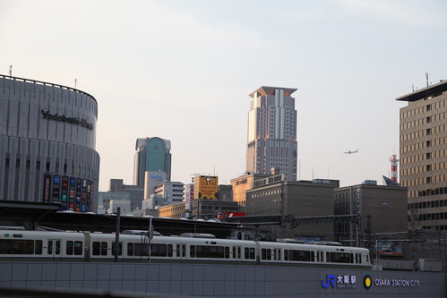 夕暮れどきの大阪駅