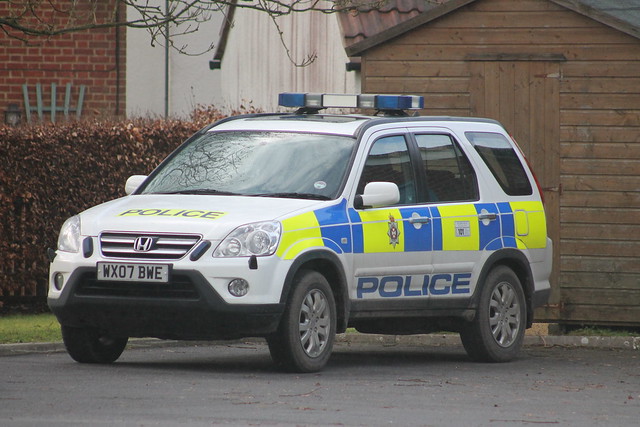 old uk england car honda lights cops 4x4 police older suv wiltshire crv strobe 2007 constabulary wx07bwe