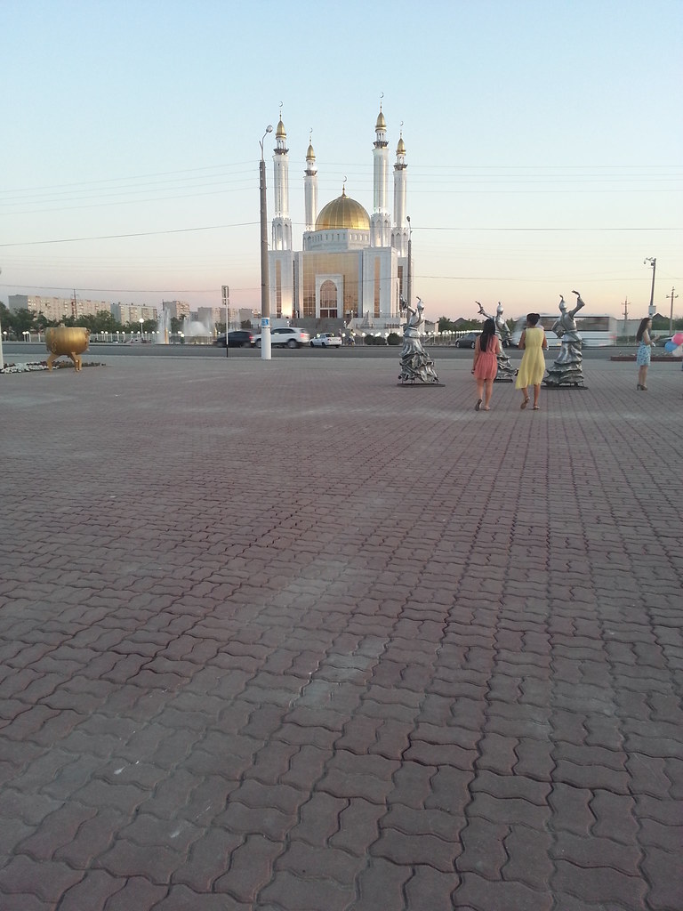 : Nur Ghasyr mosque