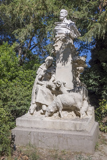 Monument à Paul Vayson