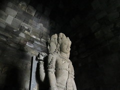 Statue Hindoue (Brahma) <a style="margin-left:10px; font-size:0.8em;" href="http://www.flickr.com/photos/83080376@N03/15248728368/" target="_blank">@flickr</a>