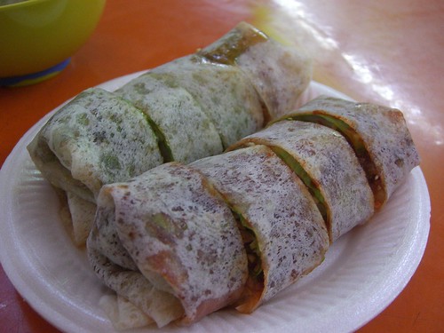 Popiah - Maxwell Road Hawker Centre by avlxyz.