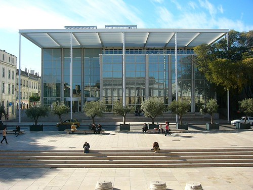 Norman Foster- Carré d’Art, Nimes, 1993 par roryrory