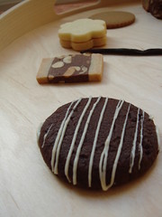 12 O'Clock: Espresso Biscuit With White Chocolate Drizzle
