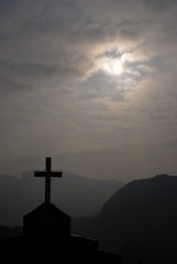 司馬限教堂的十字架與午後太陽