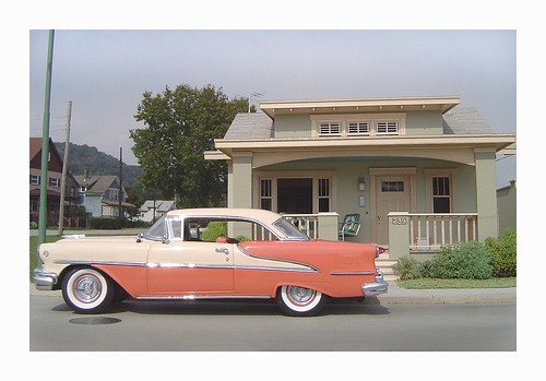 '55 Oldsmobile-with-Bungalow