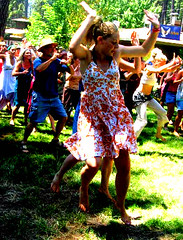 Anglų lietuvių žodynas. Žodis jump for joy reiškia šokinėti iš džiaugsmo lietuviškai.